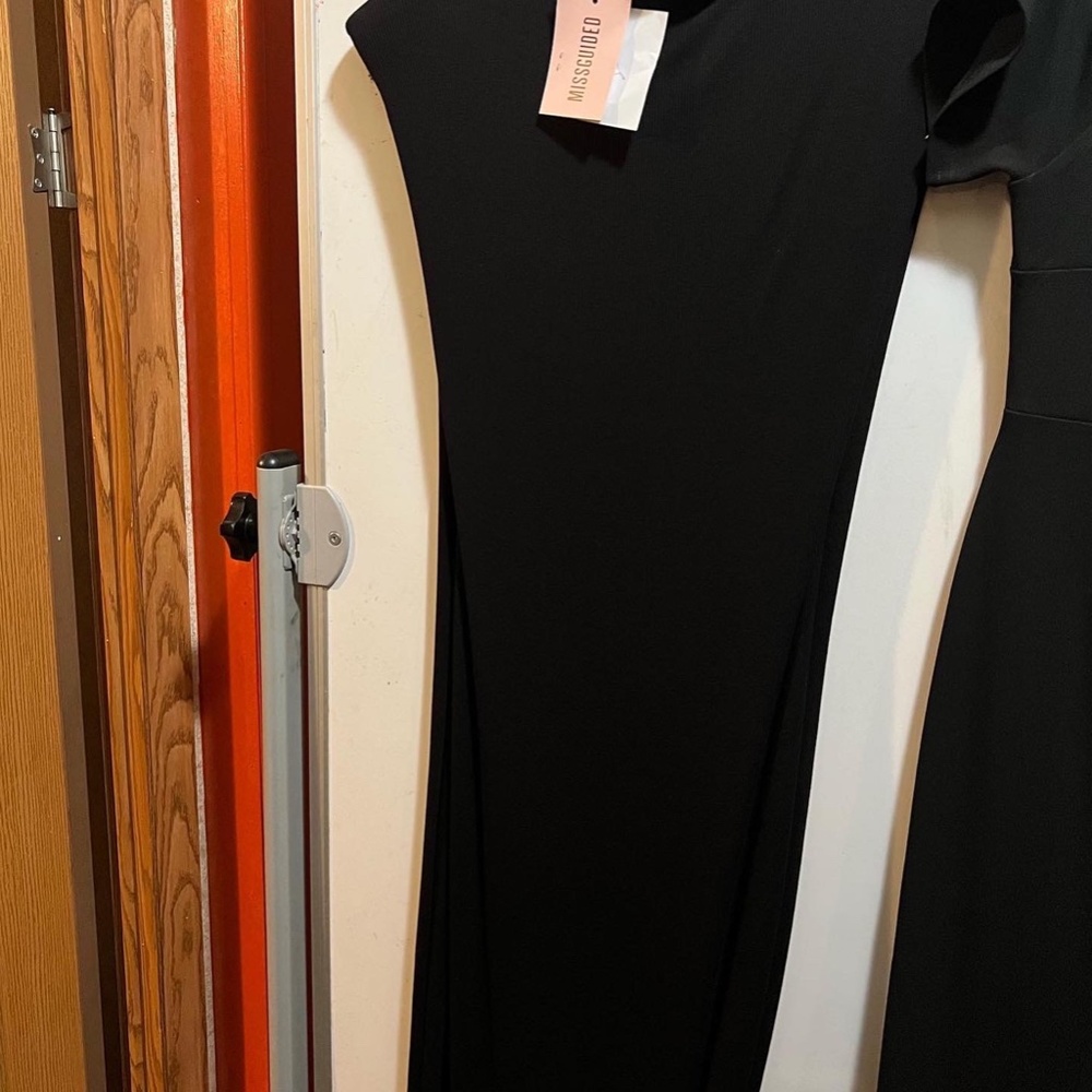 Bodycon and Legup Ruffle - Picture 16 of 16